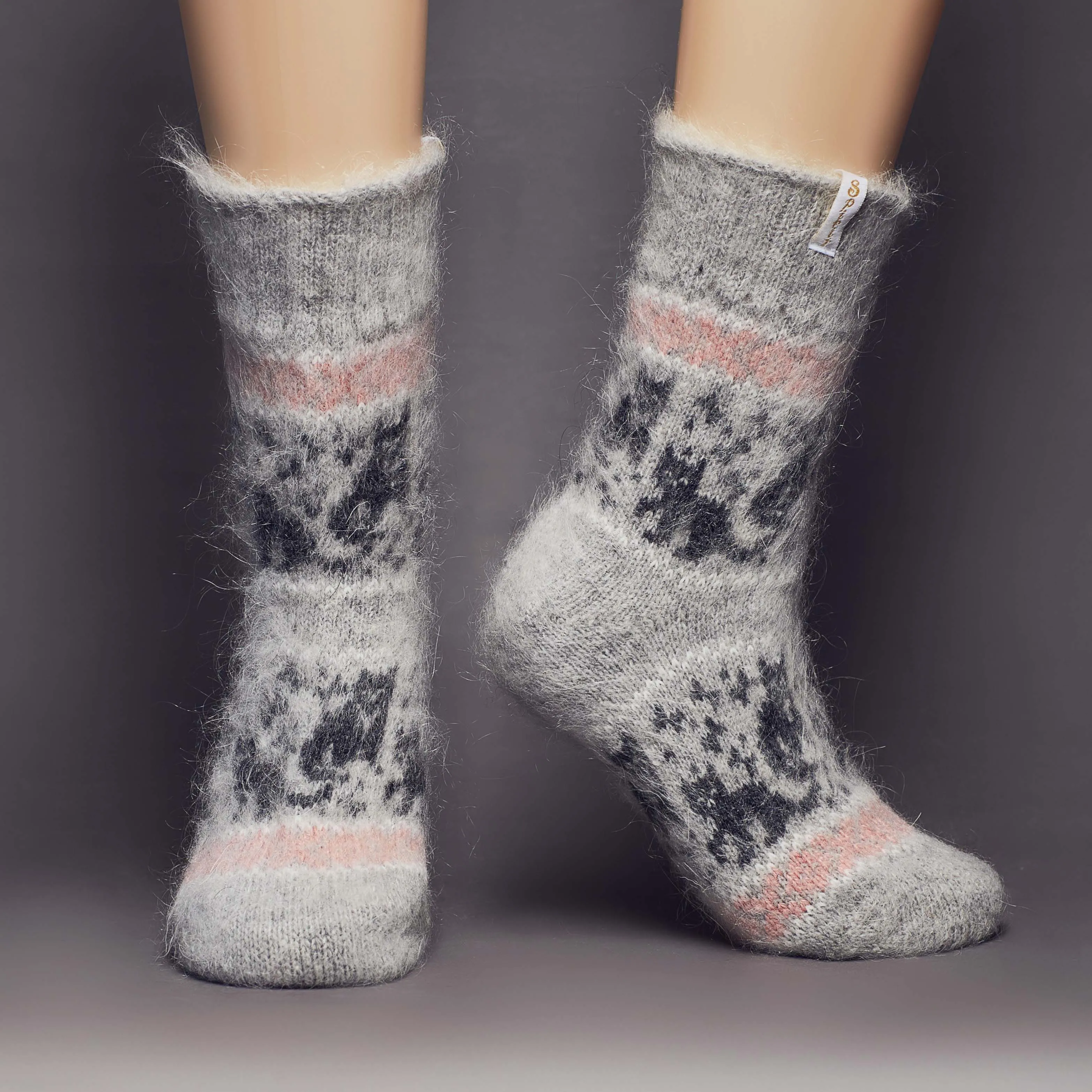 Women's Kute Kitties Non-Binding Goat Wool Crew Socks